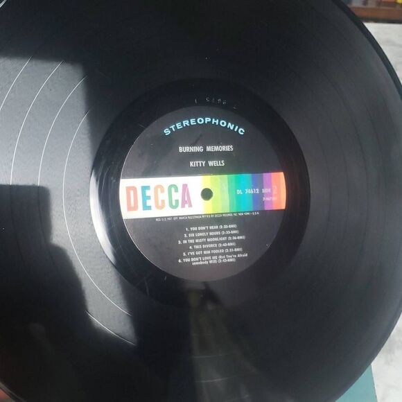 Kitty Wells Burning Memories Vinyl Record - Picture 10 of 12